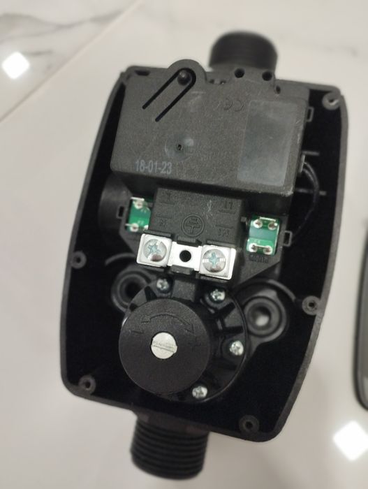 Електронен пресостат Brio