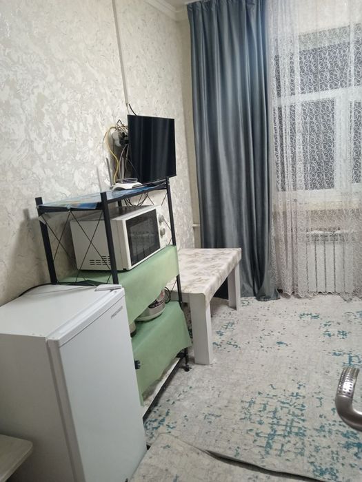 Uy sotiladi yashnobot tumani maktab bogʻcha yonida  lstadion bor