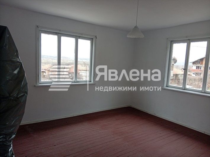 Продава се Къща в с. Пороминово, Област Кюстендил - 220 кв.м за 364 €/кв.м - Снимка #4