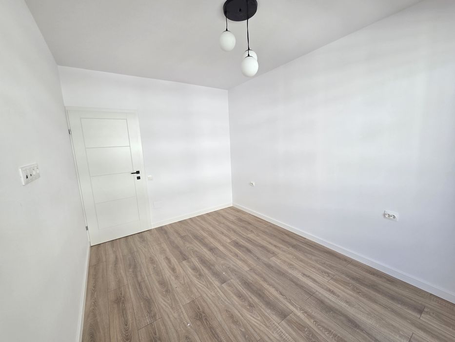 Apartament 2 camere, 45 mp, intermediar, garaj,  balcon, Zona Eroilor