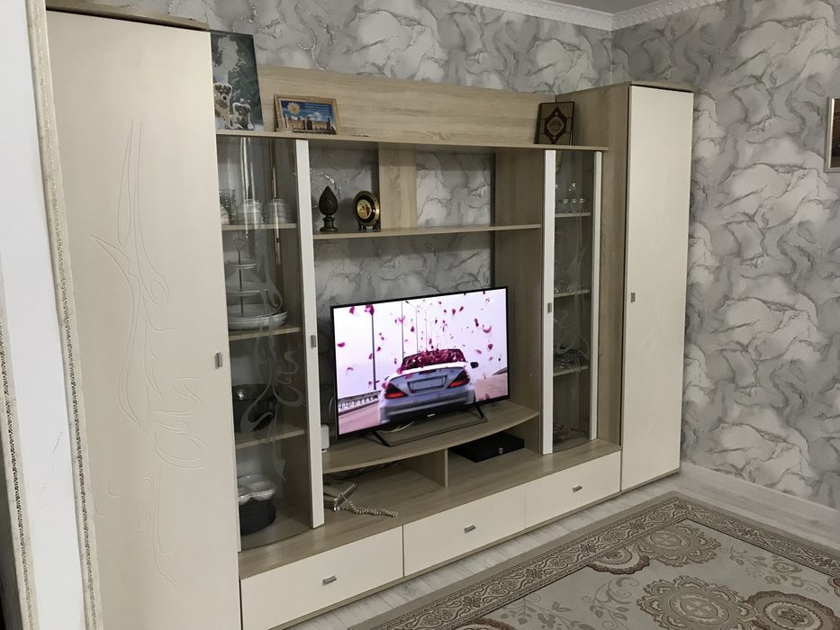 ПРОДАМ стенку в гостинную