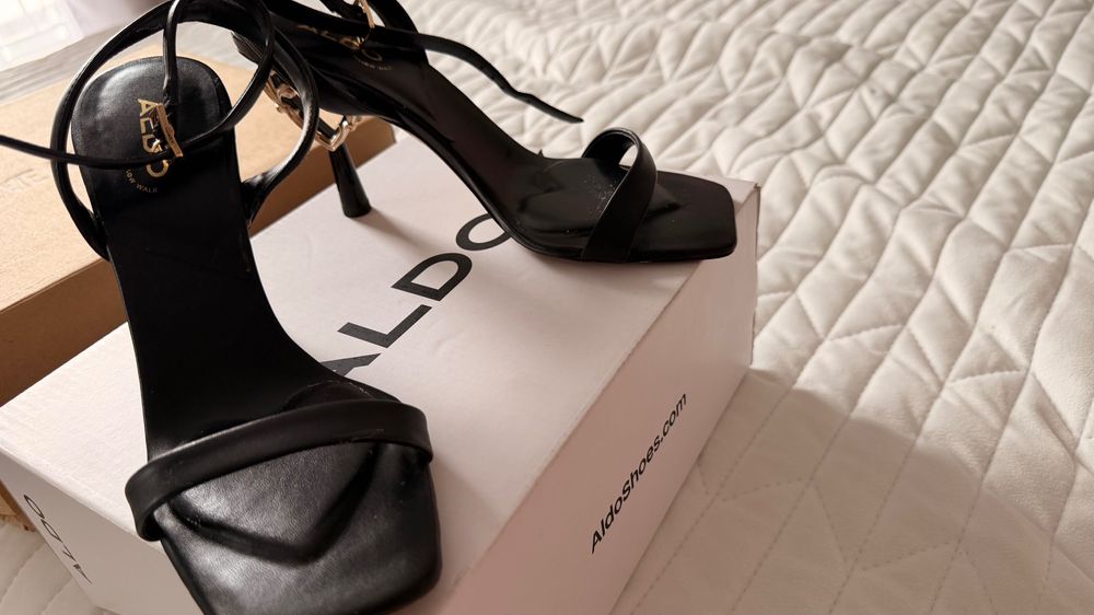 Сандали Aldo-черни-сърце