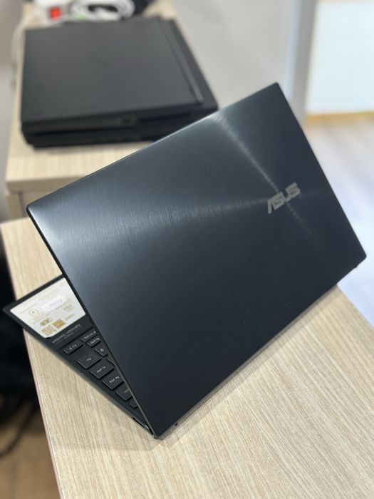 ASUS ZenBook 13 UX325, 13.3 FHD intel i7-1165G7, 16GB, NVMe 512GB ssd