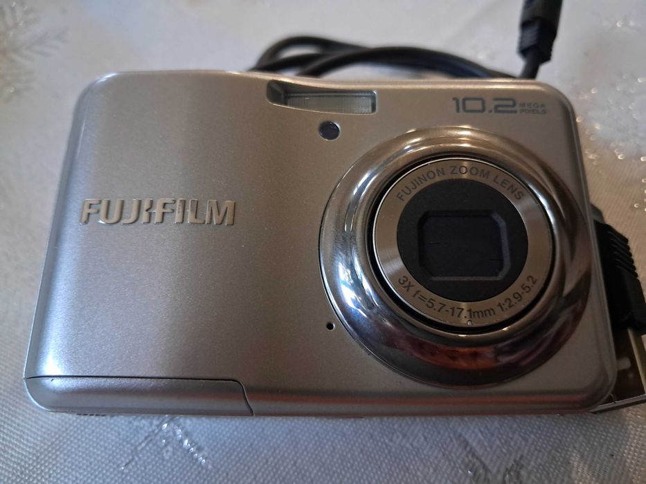 Fujifilm FinePix A170. 
Разполага с резолюция от 10,2 мегапиксела.