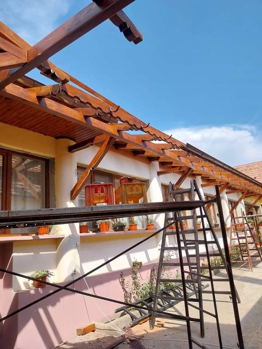 Executam acoperisuri si Reparatii acoperisuri