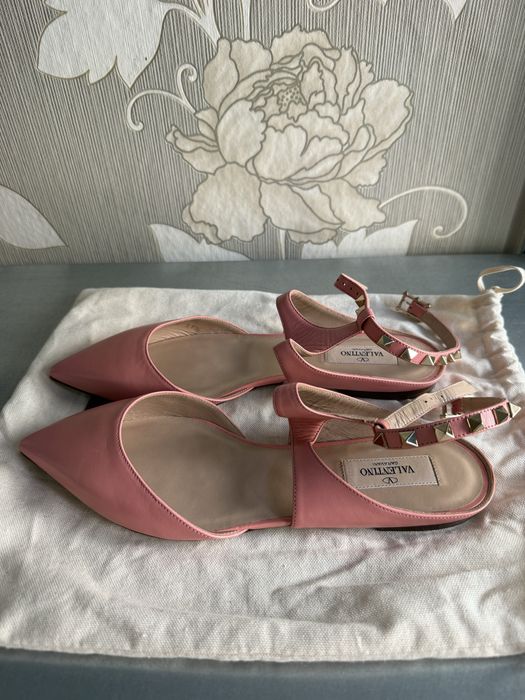 Valentino rockstud розови кожени обувки чисто нови 37,5