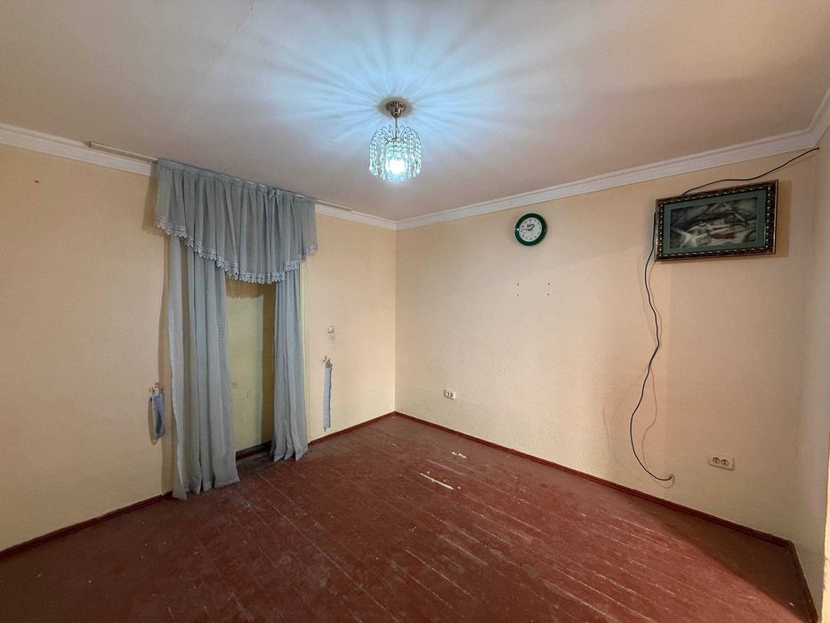 СРОЧНО !! Продается квартира в Яшнабаде 2/2/4 ( 20 кв/м ) Авиасозлар 3