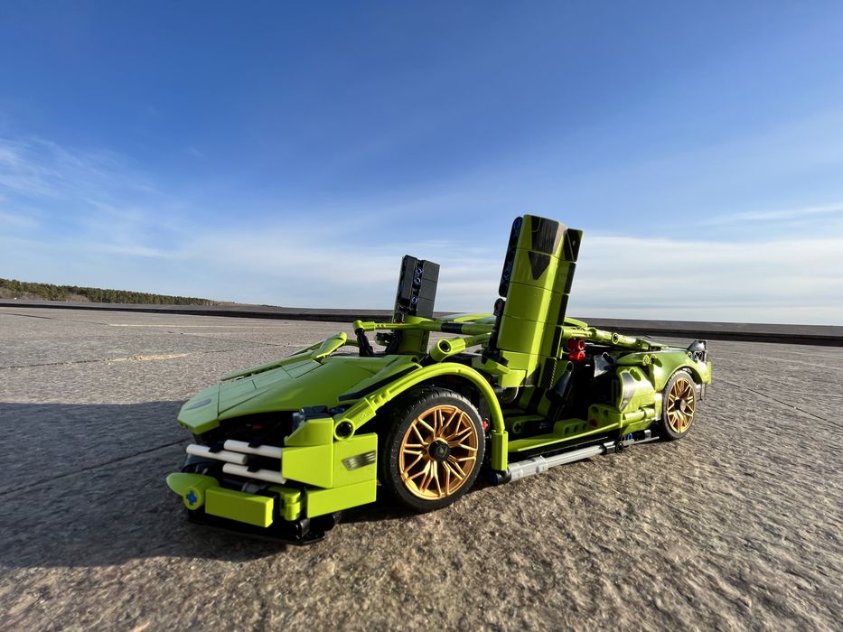 Конструктор Ламборгини собранный