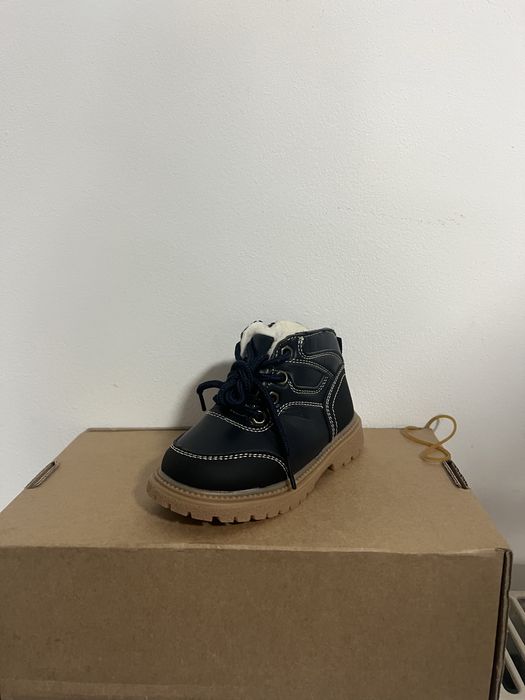 Ghete si adidasi. Copii redusi la 80 lei