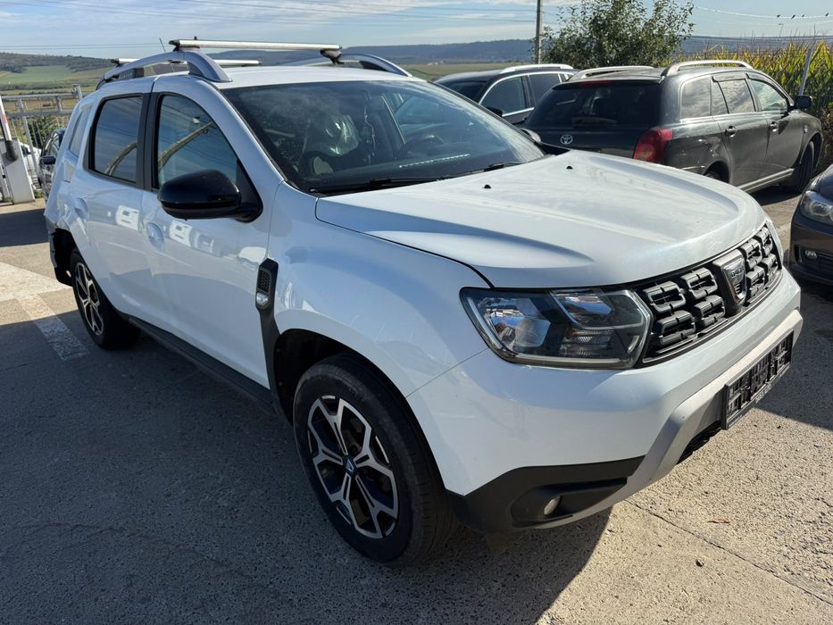 Dezmembrez Dacia duster 2 2021 alb 4X4 1.0 benzina gpl H4D F4 volan stanga