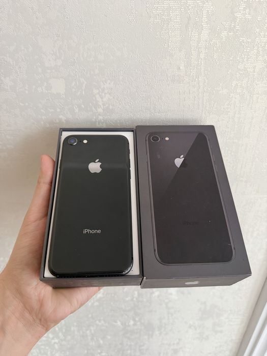 IPhone 8/64Gb - В отличном состоянии