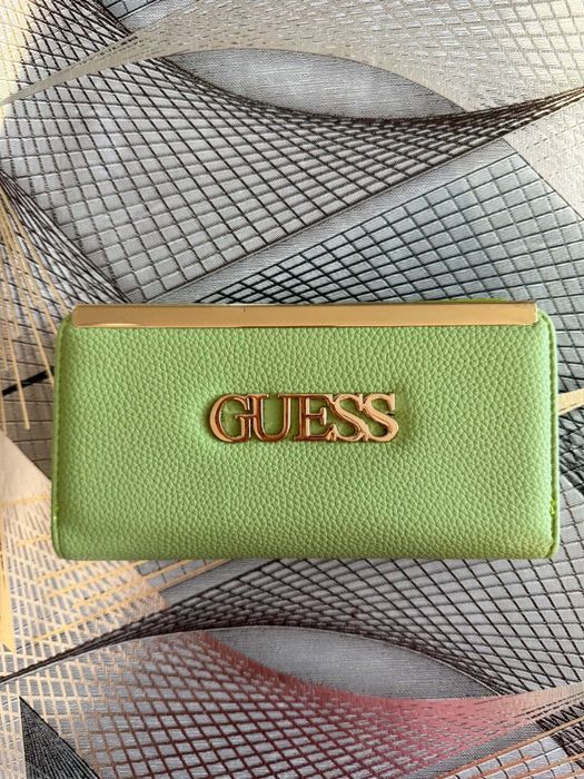Дамско портмоне Гуес Guess