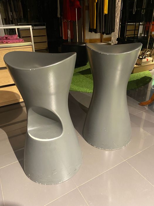 Барные стулья. Тумбы. Продам.