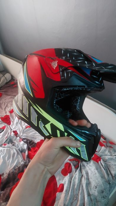 Продам шлем новый