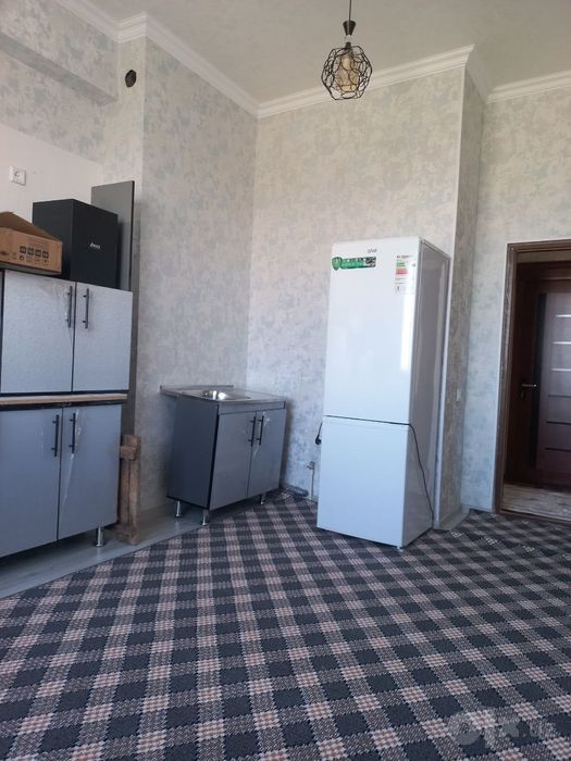 Ijara uy hamma sharoitlari bilan. 3 xonalik. Yangi remontdan chiqgan.