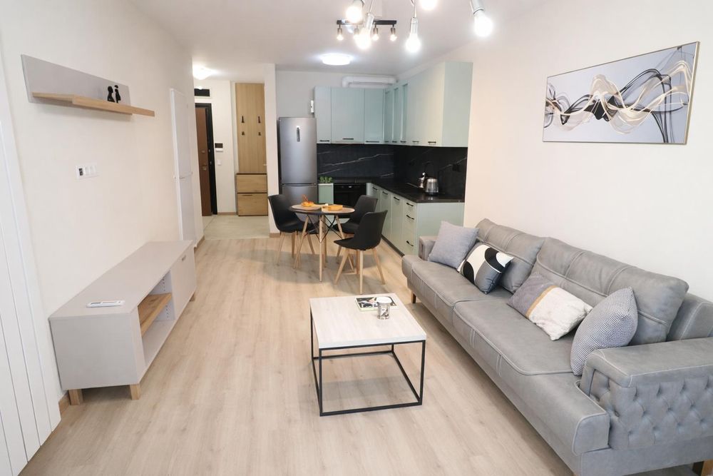 Двустаен апартамент в ж.к. Кръстова Вада