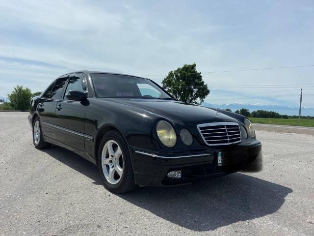 Мерседес бенс w210 e320 кожанный салон 2001 года 240 лошадинных сил!!!