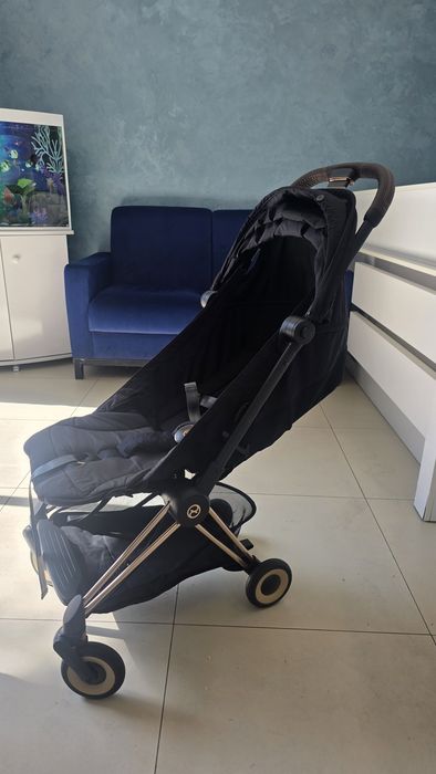 Cybex Coya Platinum с коричневой кожей , чёрный с золотом цвет б.у.