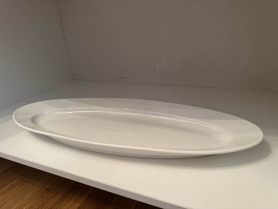 Тарелка для подачи рыбы или нарезки