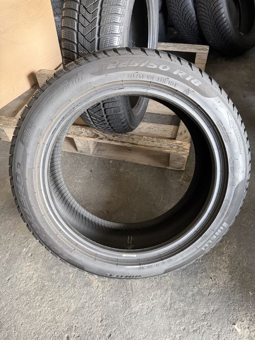 2 anvelope iarna 225/50/18 Pirelli Runflat 6.5 mm!