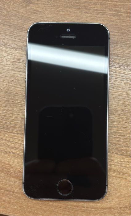 Телефон iPhone 5s