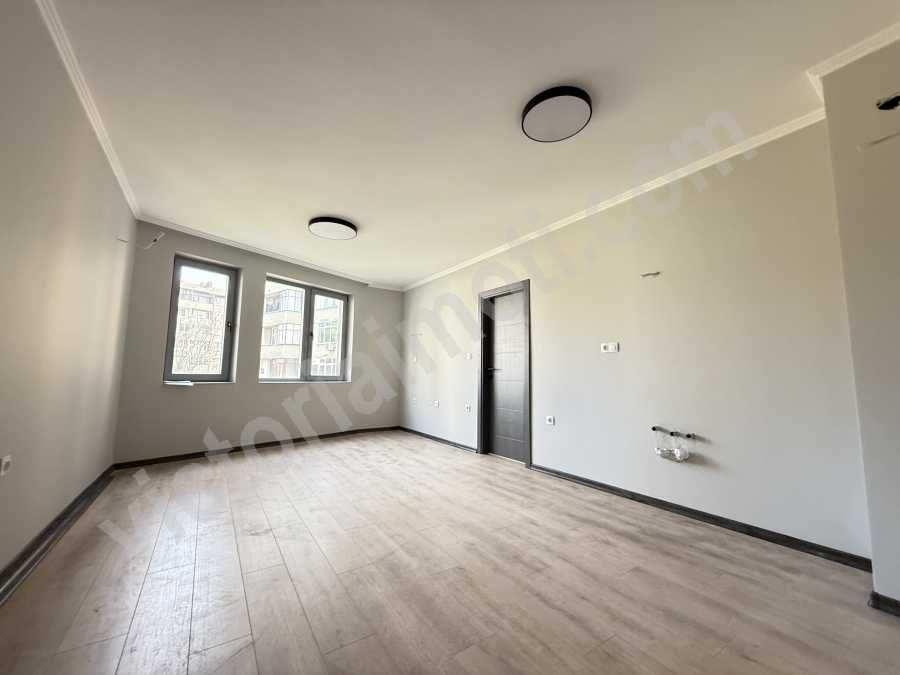 Продава се Двустаен апартамент в Велико Търново, Център - 64 кв.м за 1641 €/кв.м - Снимка #1