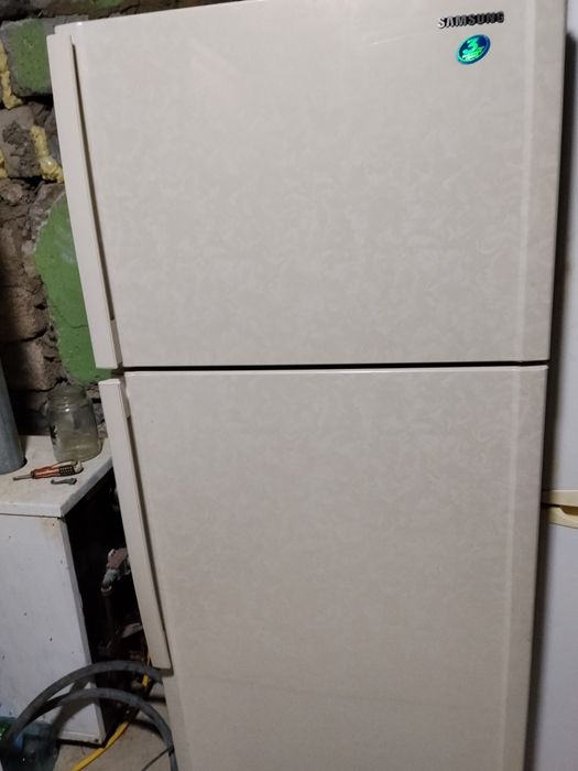 Продам холодильник