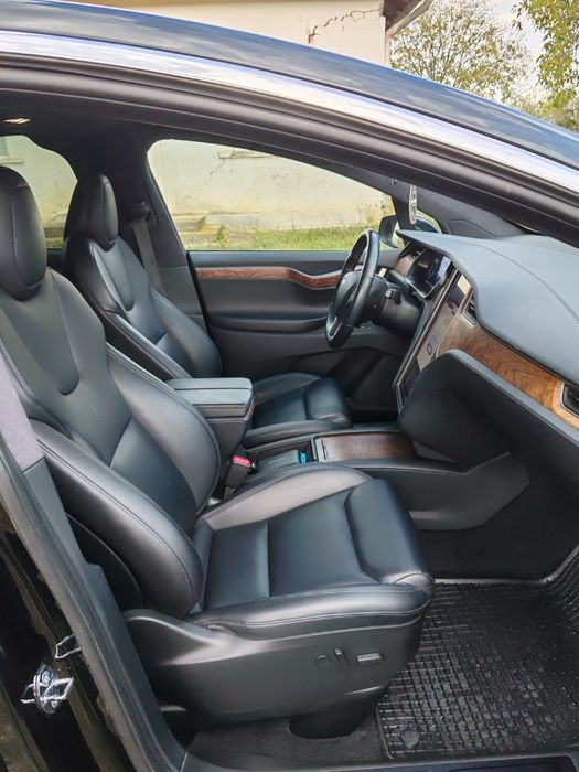 Tesla model X, long range