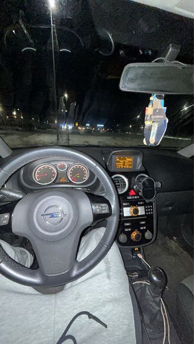 vand opel corsa 1.4 benzina