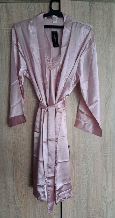 !Чисто нова! Сатенена ношница