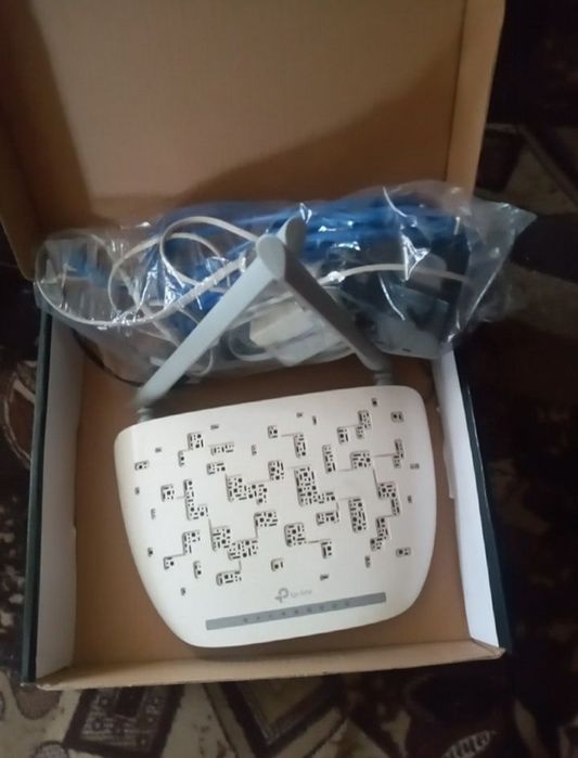 Модем-роутер в комплекте, в отличном состоянии.