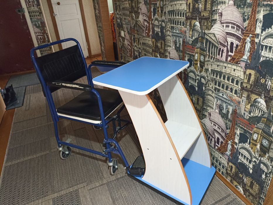 Продам кресло-каталка( инвалидное) и столик