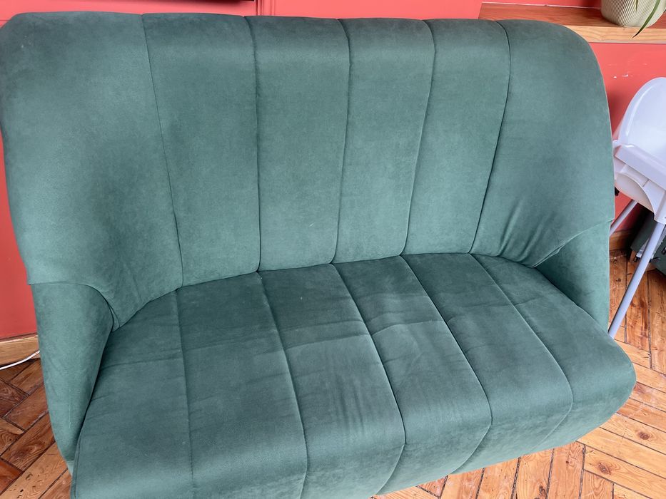 Срочно продам 2 дивана для кафе