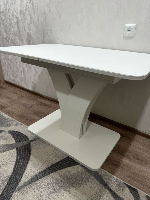 Продам диван и стол