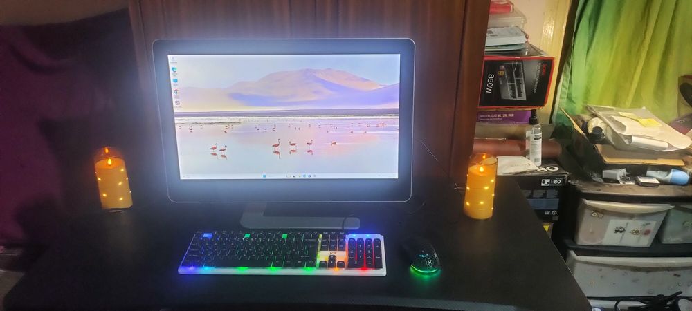 All in one i7 , 16GB Ram, 256 GB SSD, 24 inch