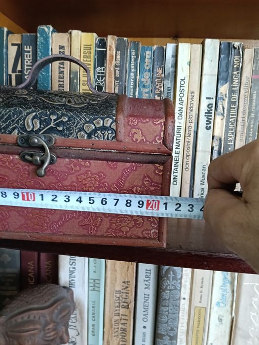 Ladita bijuterii din lemn îmbrăcata în piele
