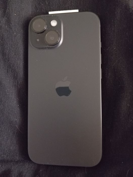 Продам айфон 15 128 Гб.