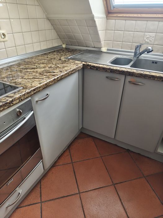 Продава се кухня с уреди