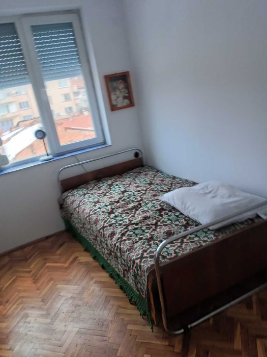 Е-288 - Продава се под етаж от кооперация в кв. „Варош“