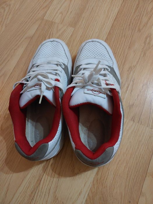 Adidasi albi barbati