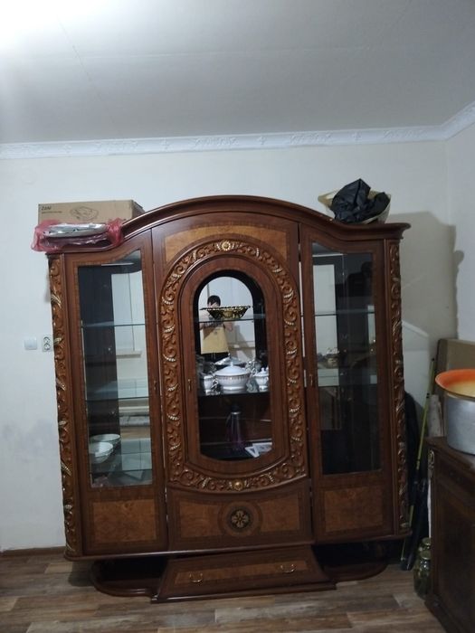 Сервант тегін отдам даром