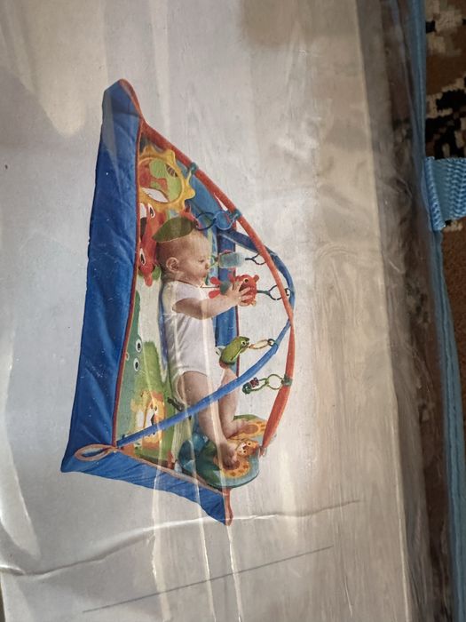 Музыкальный коврик с игрушками