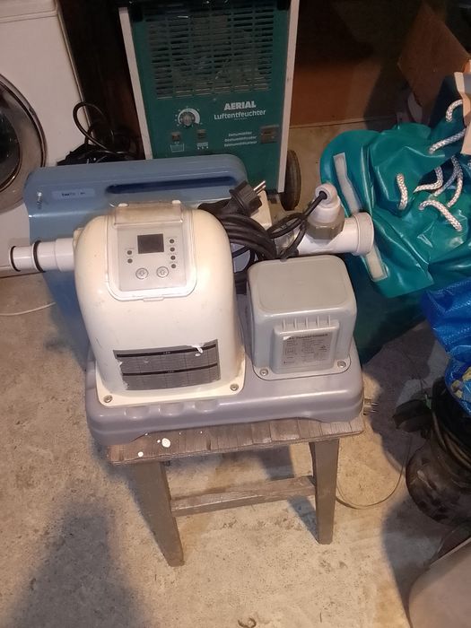 Vând salinizator piscine