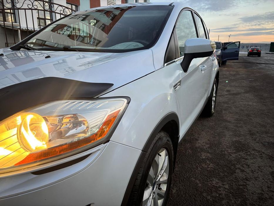 Продам ford kuga 2012