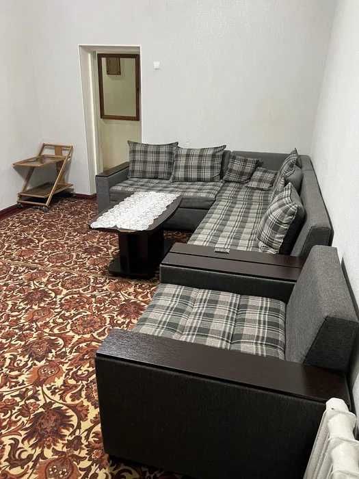 Сдаётся квартира 2/2/4 на Чиланзарский р-н Чиланзар 1 квартал