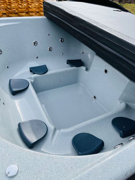 Ciubăr Jacuzzi granit