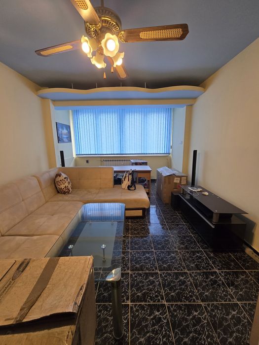 Продава 3-стаен кв. Изток, гр. Перник