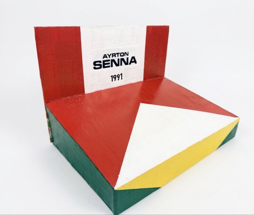 Модель Formula-1 Ayrton Senns.
