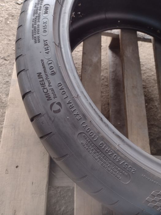 Много добри 2бр.255/40/19 Michelin PS4S dot1019