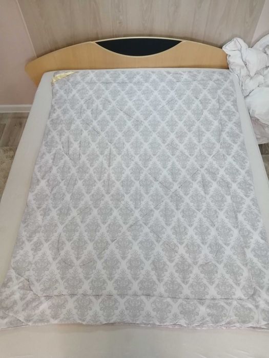 Продам одеяло односпальное б/у, в отл.состоянии